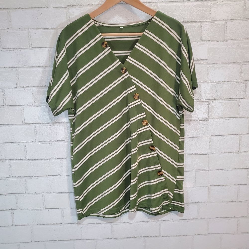 Green and white stripe short sleeve top